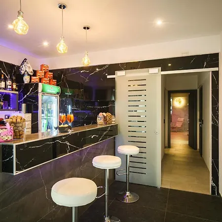 Monsuite Relais 2 - Suite Fleur Monserrato